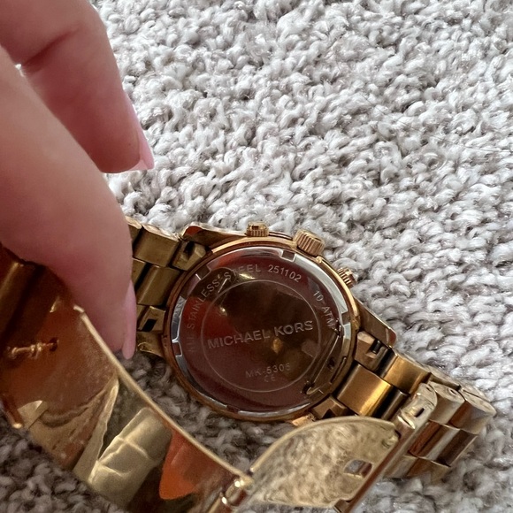 Gold-plated Michael Kors watch, good condition - Picture 3 of 7